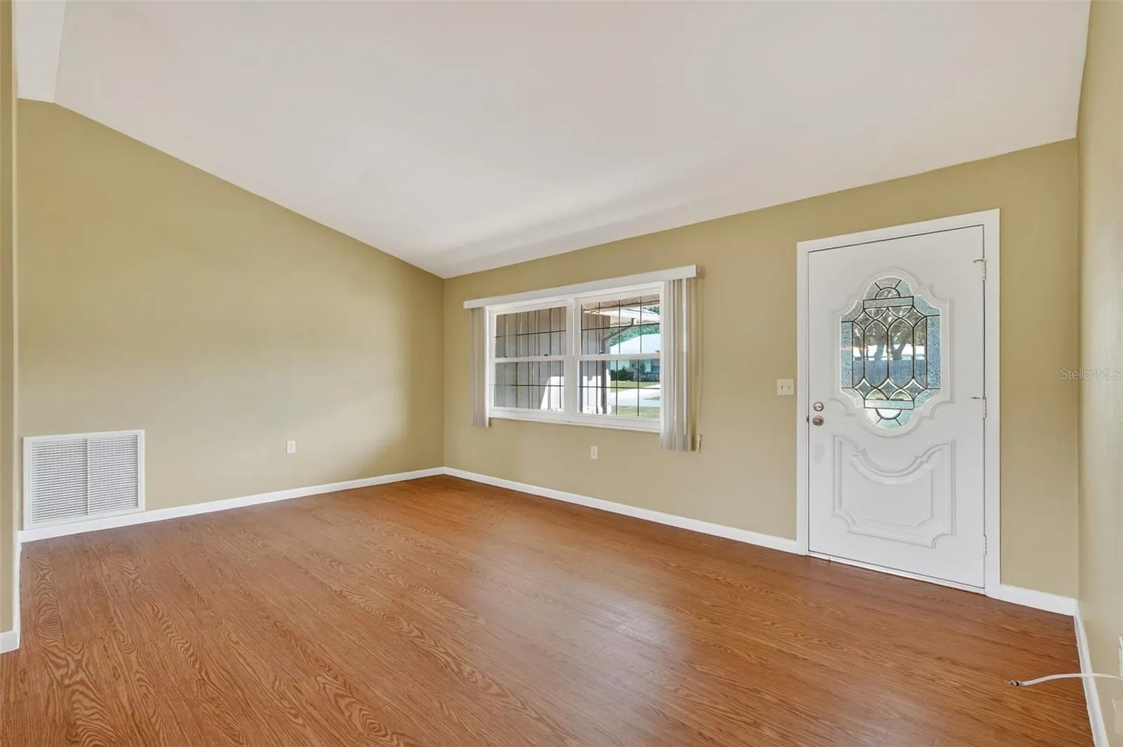 553 W BUTTONBUSH DR