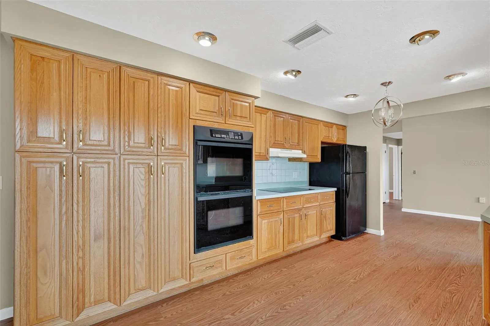 553 W BUTTONBUSH DR