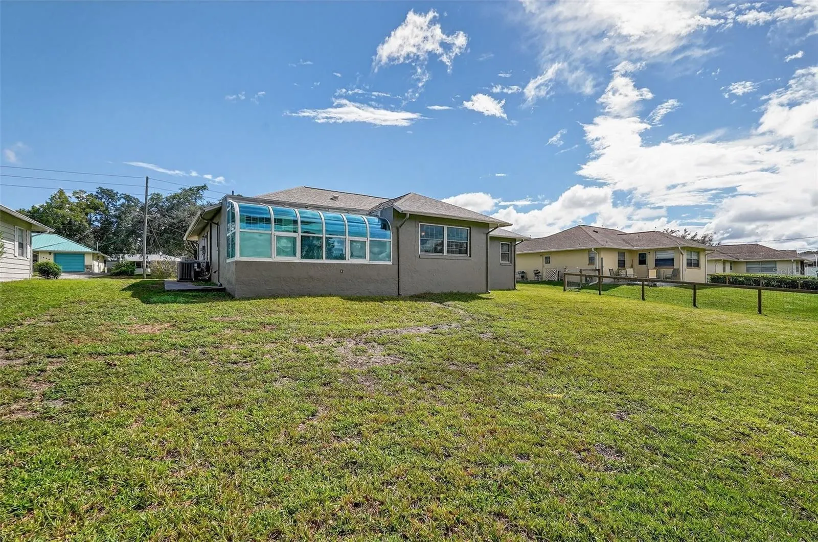553 W BUTTONBUSH DR