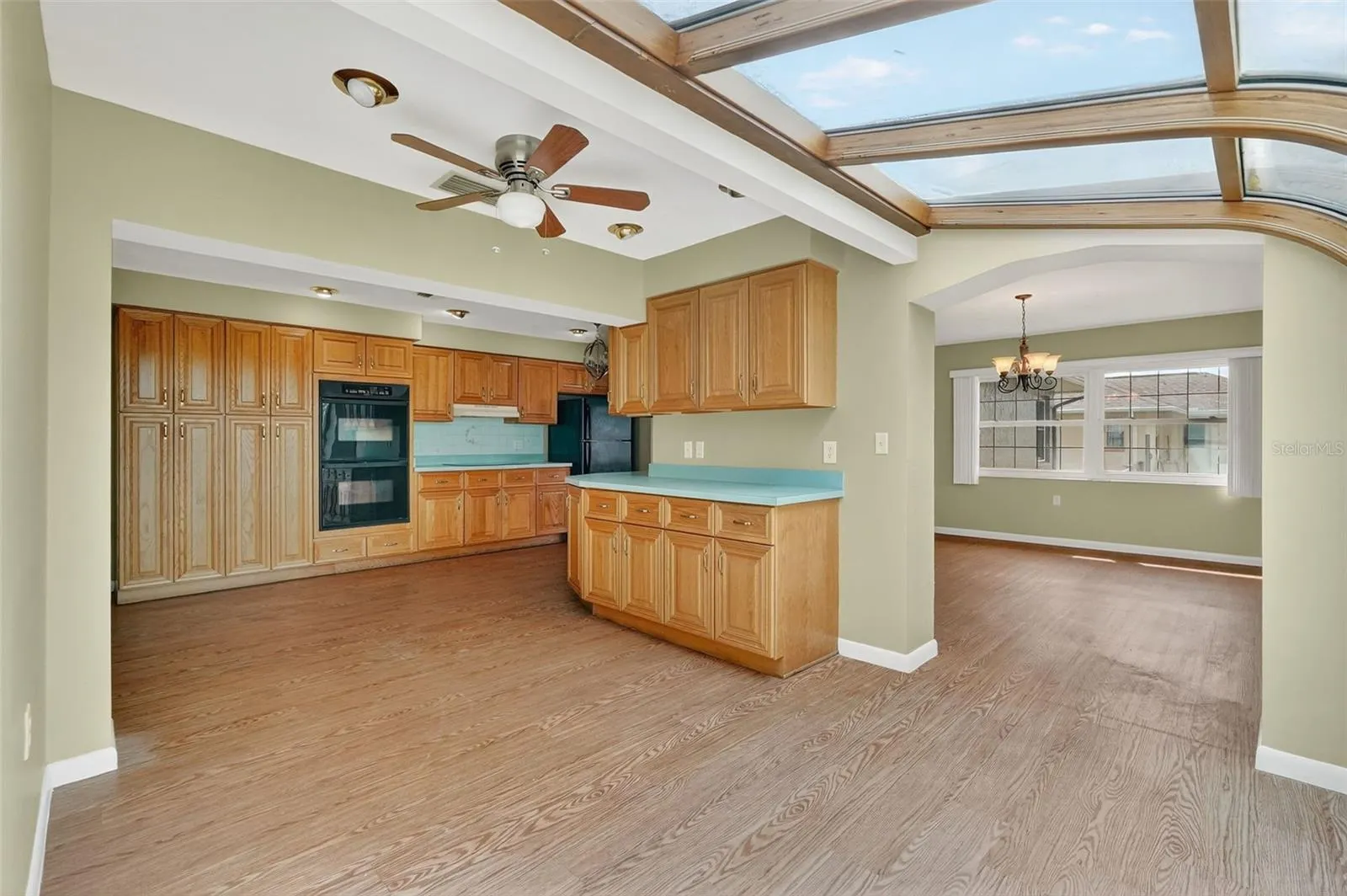 553 W BUTTONBUSH DR