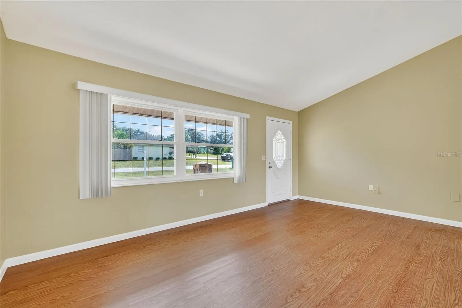 553 W BUTTONBUSH DR