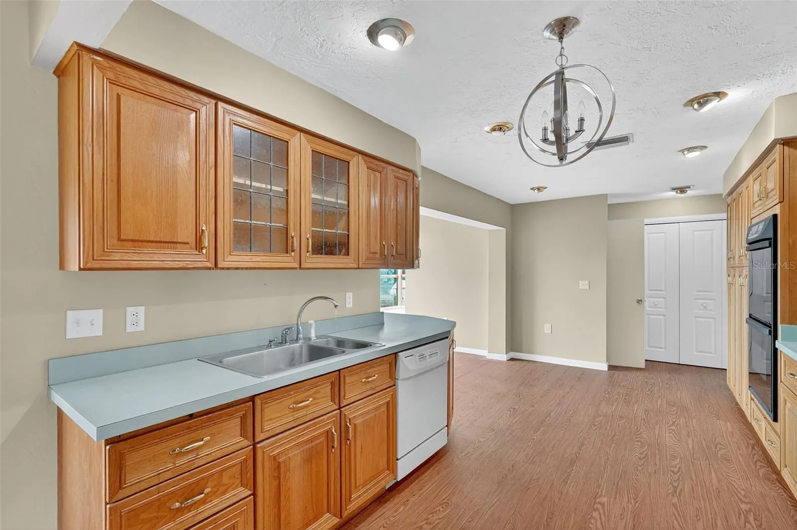 553 W BUTTONBUSH DR