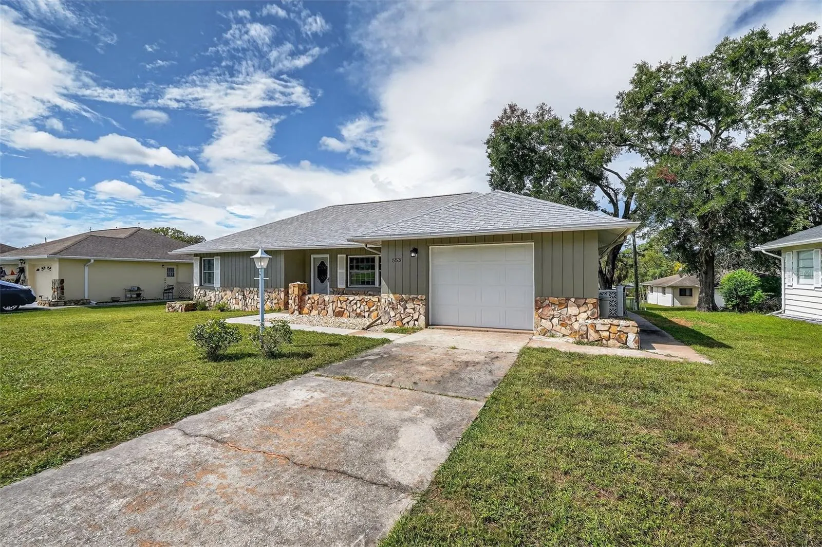 553 W BUTTONBUSH DR