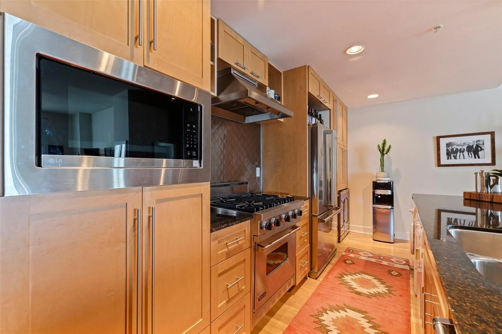 1208 E KENNEDY BLVD #831, #831