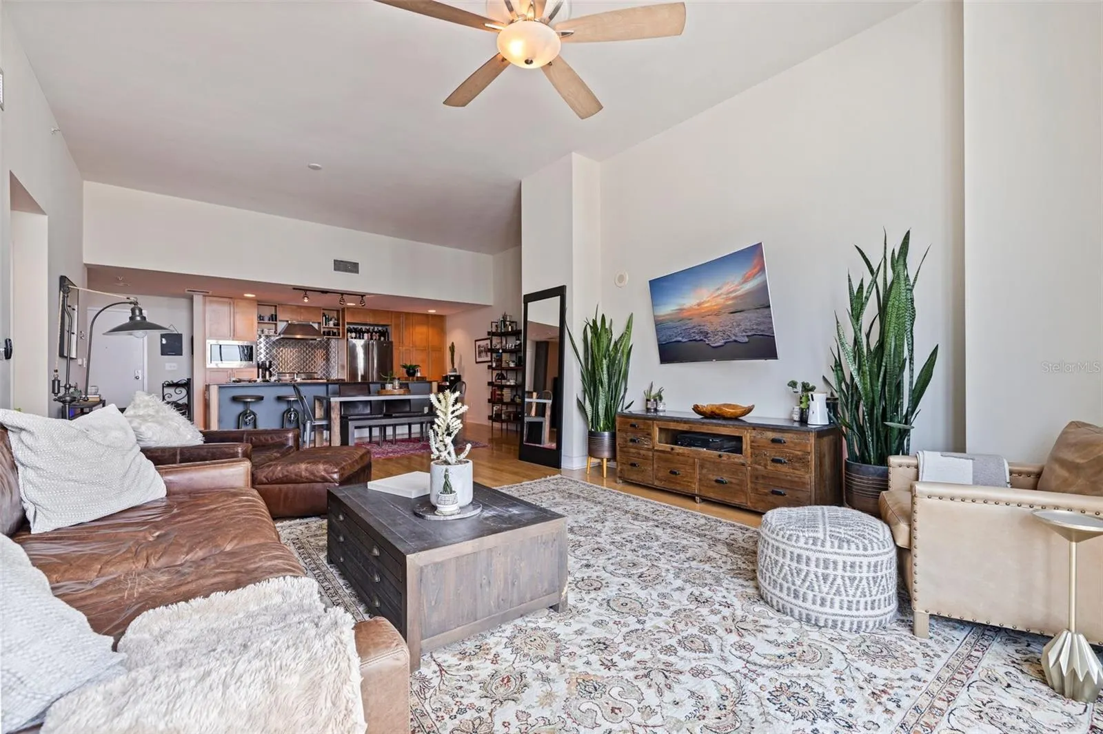 1208 E KENNEDY BLVD #831, #831