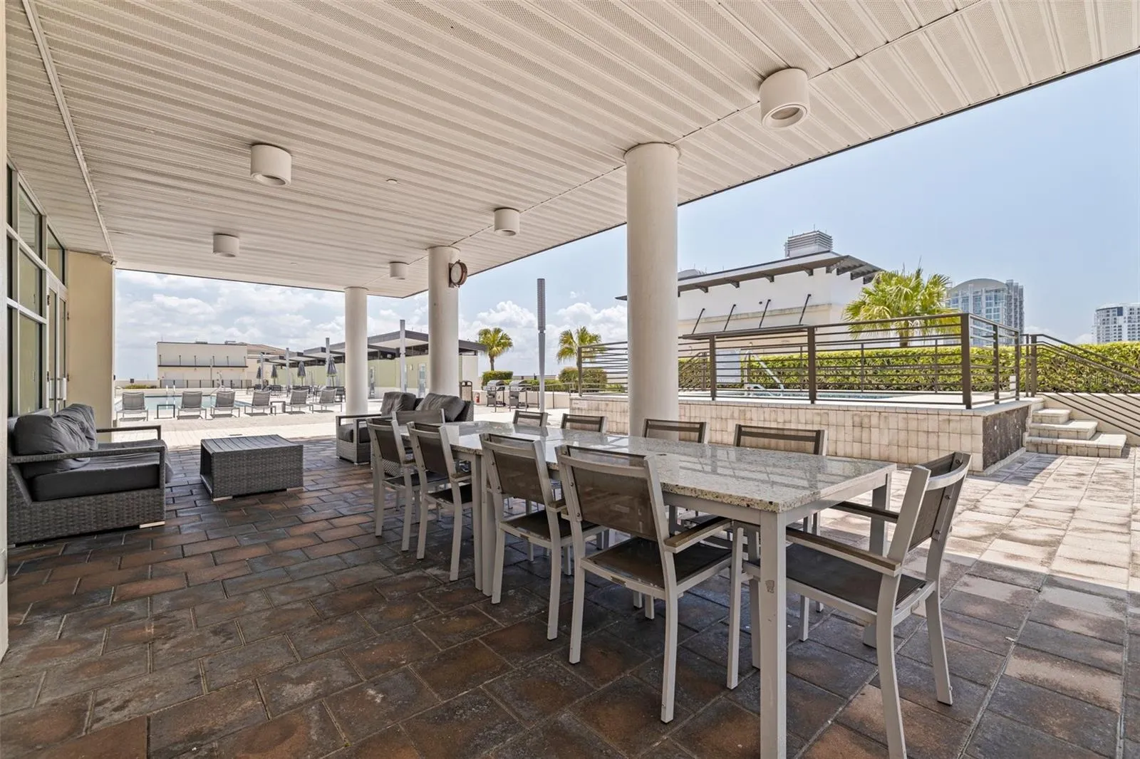 1208 E KENNEDY BLVD #831, #831