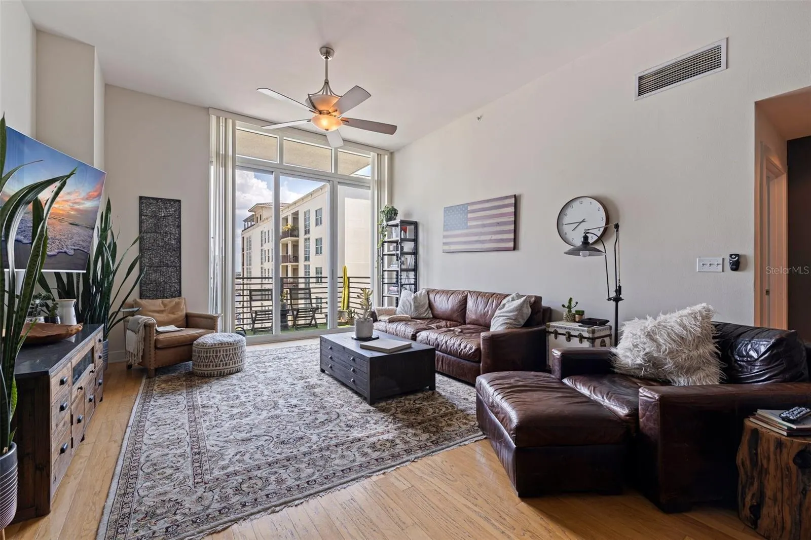 1208 E KENNEDY BLVD #831, #831