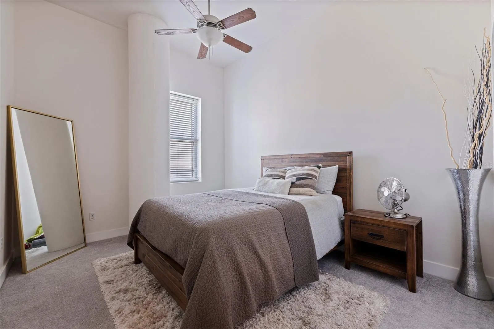 1208 E KENNEDY BLVD #831, #831