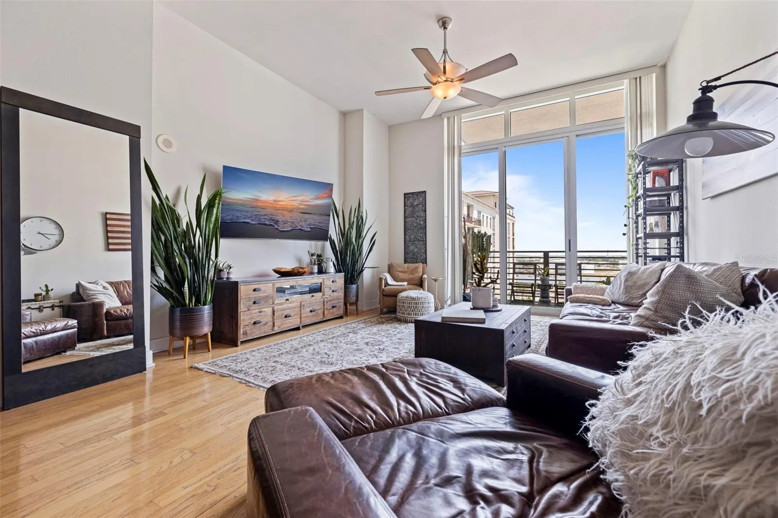 1208 E KENNEDY BLVD #831, #831