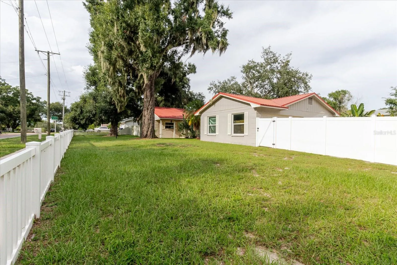 1111 BRYAN RD