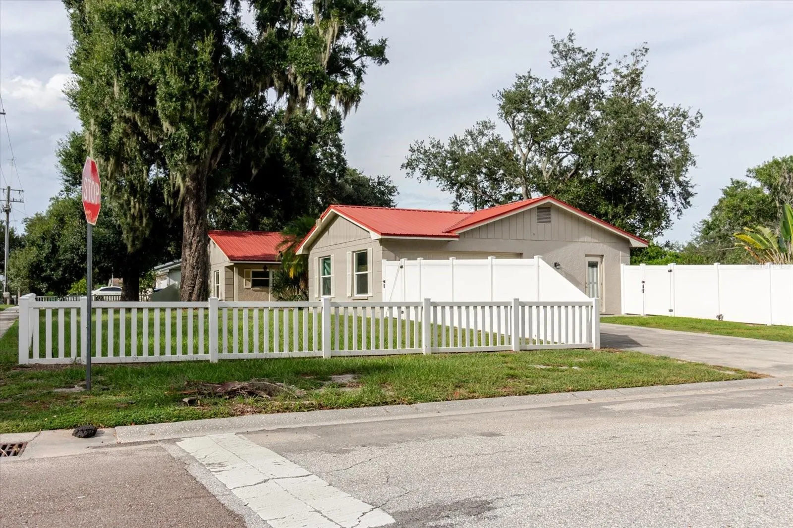 1111 BRYAN RD