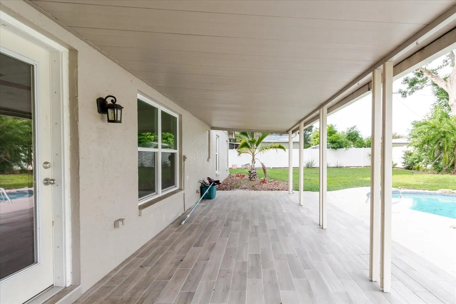 1111 BRYAN RD
