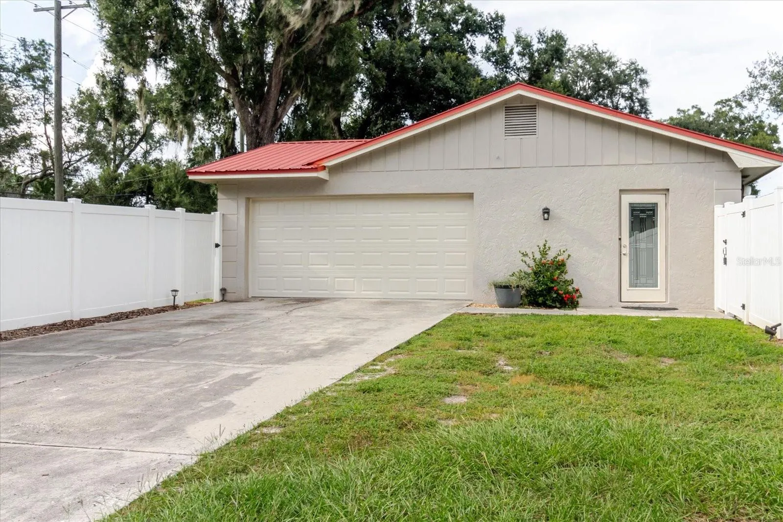 1111 BRYAN RD