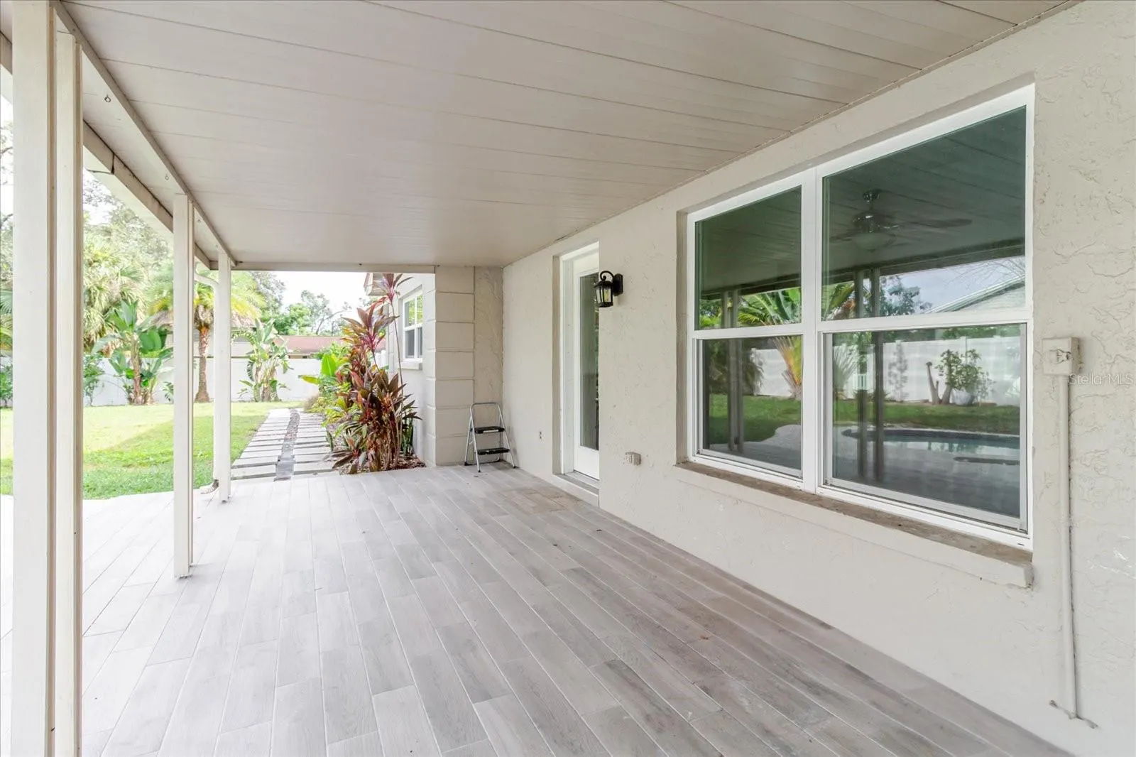 1111 BRYAN RD