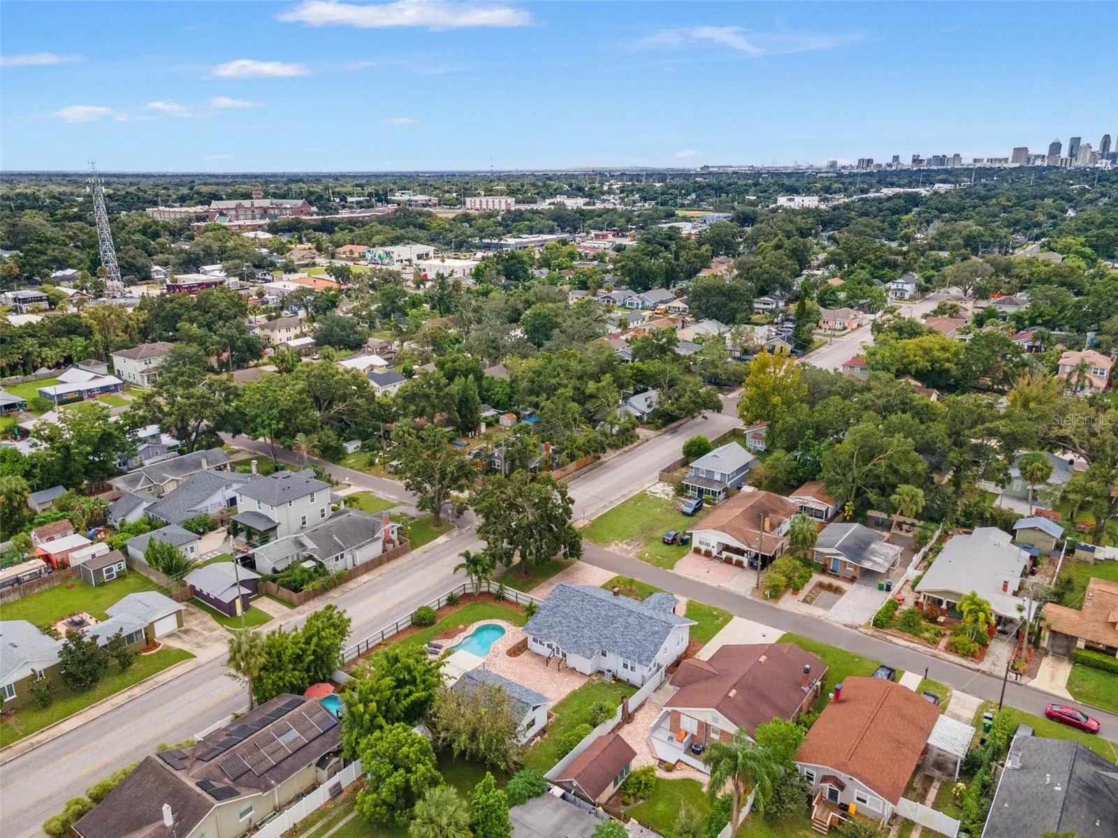 303 W FRIERSON AVE