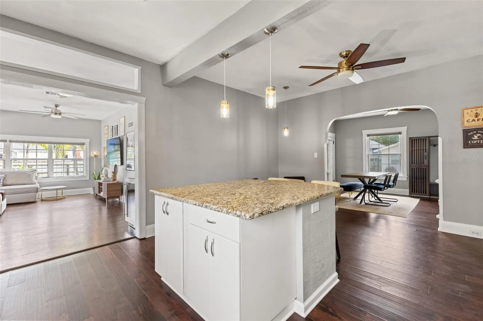 303 W FRIERSON AVE