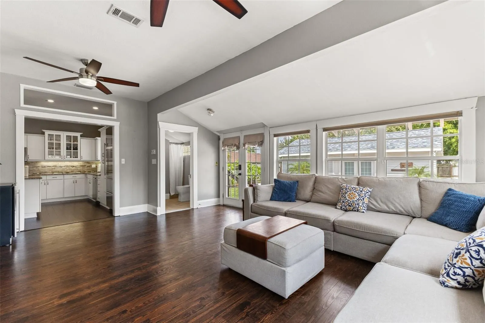 303 W FRIERSON AVE