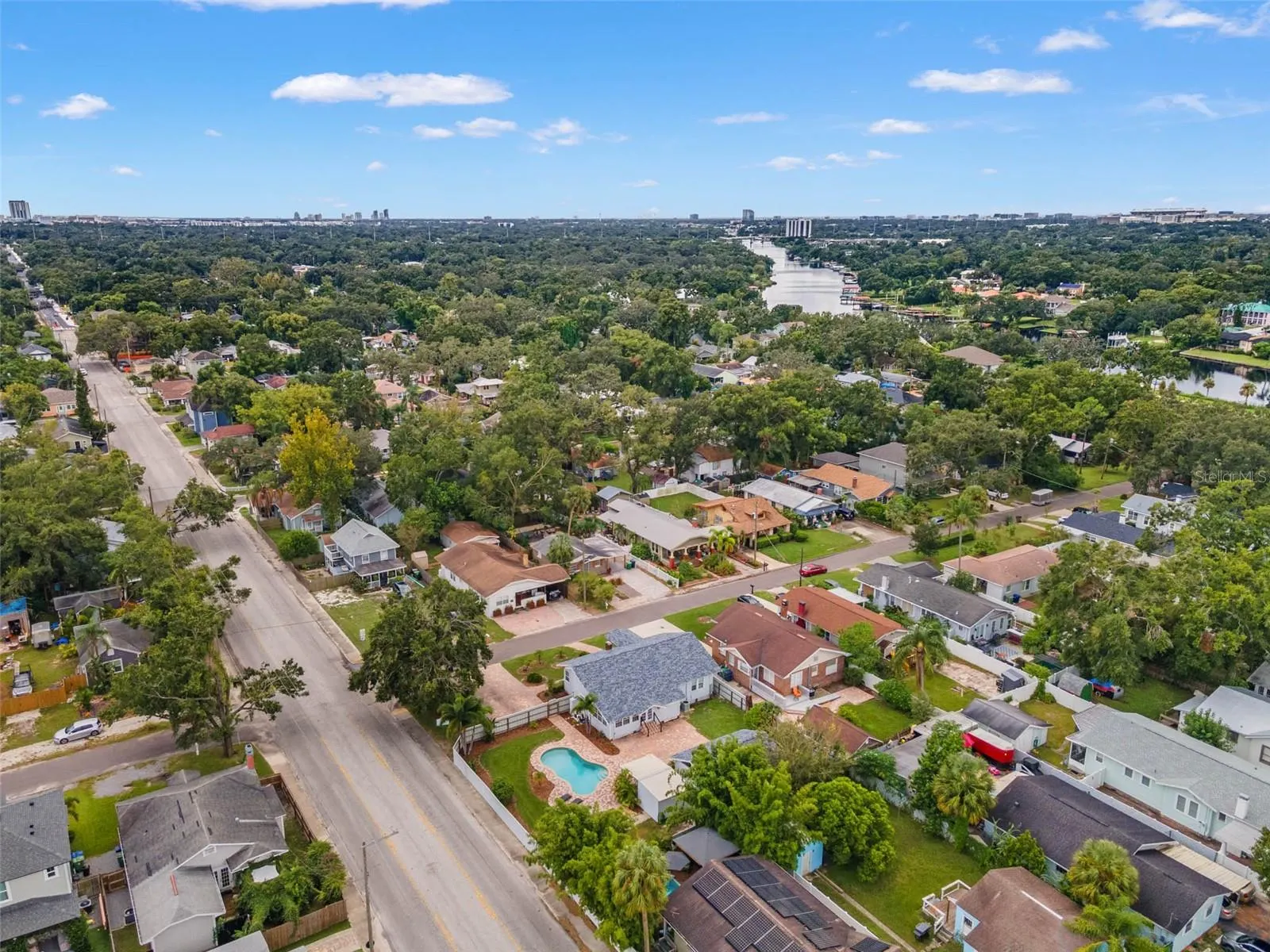 303 W FRIERSON AVE
