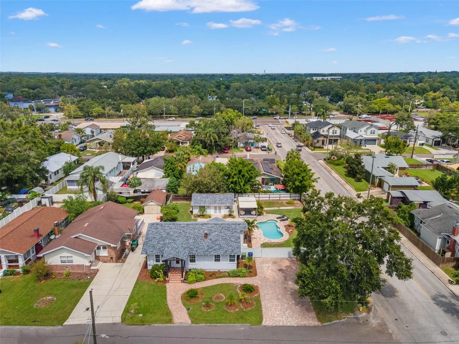 303 W FRIERSON AVE