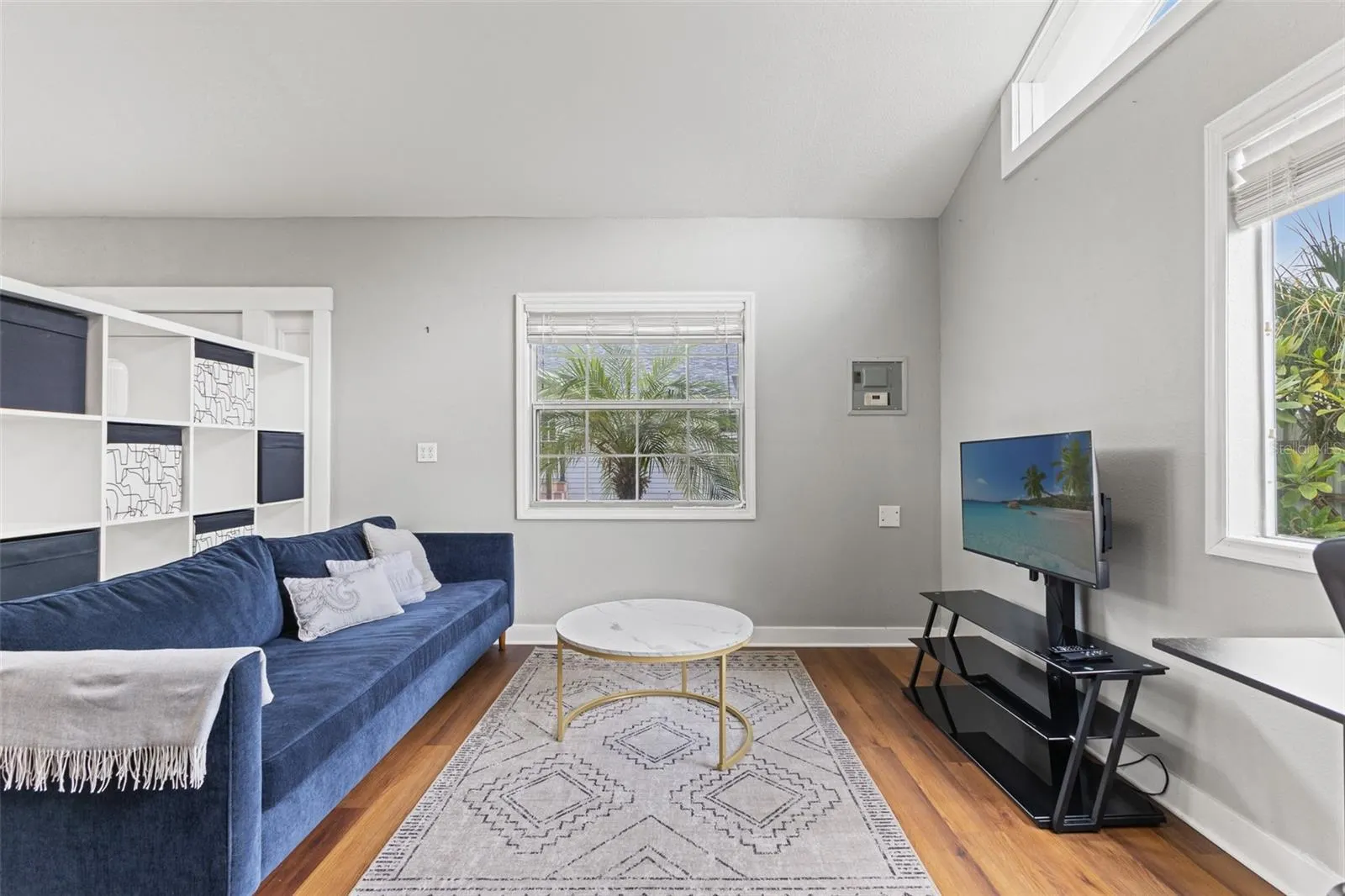 303 W FRIERSON AVE