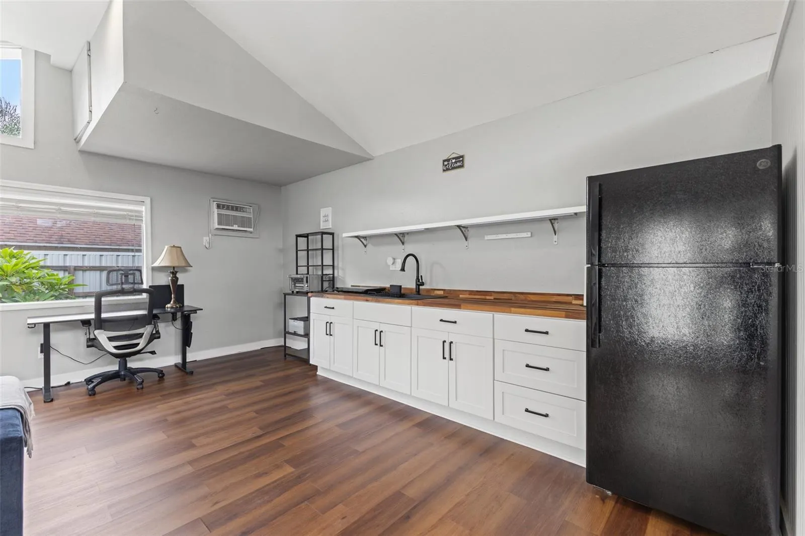 303 W FRIERSON AVE