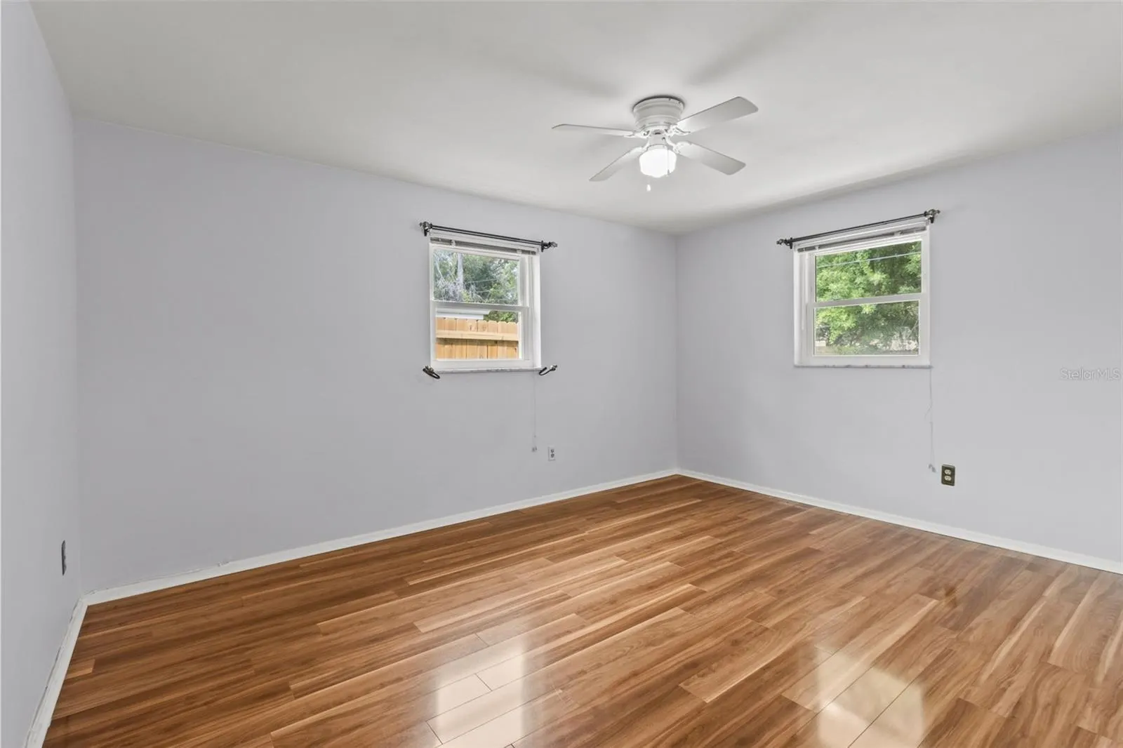 2267 MANOR CT