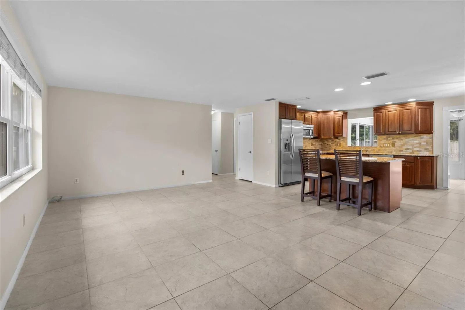 2267 MANOR CT