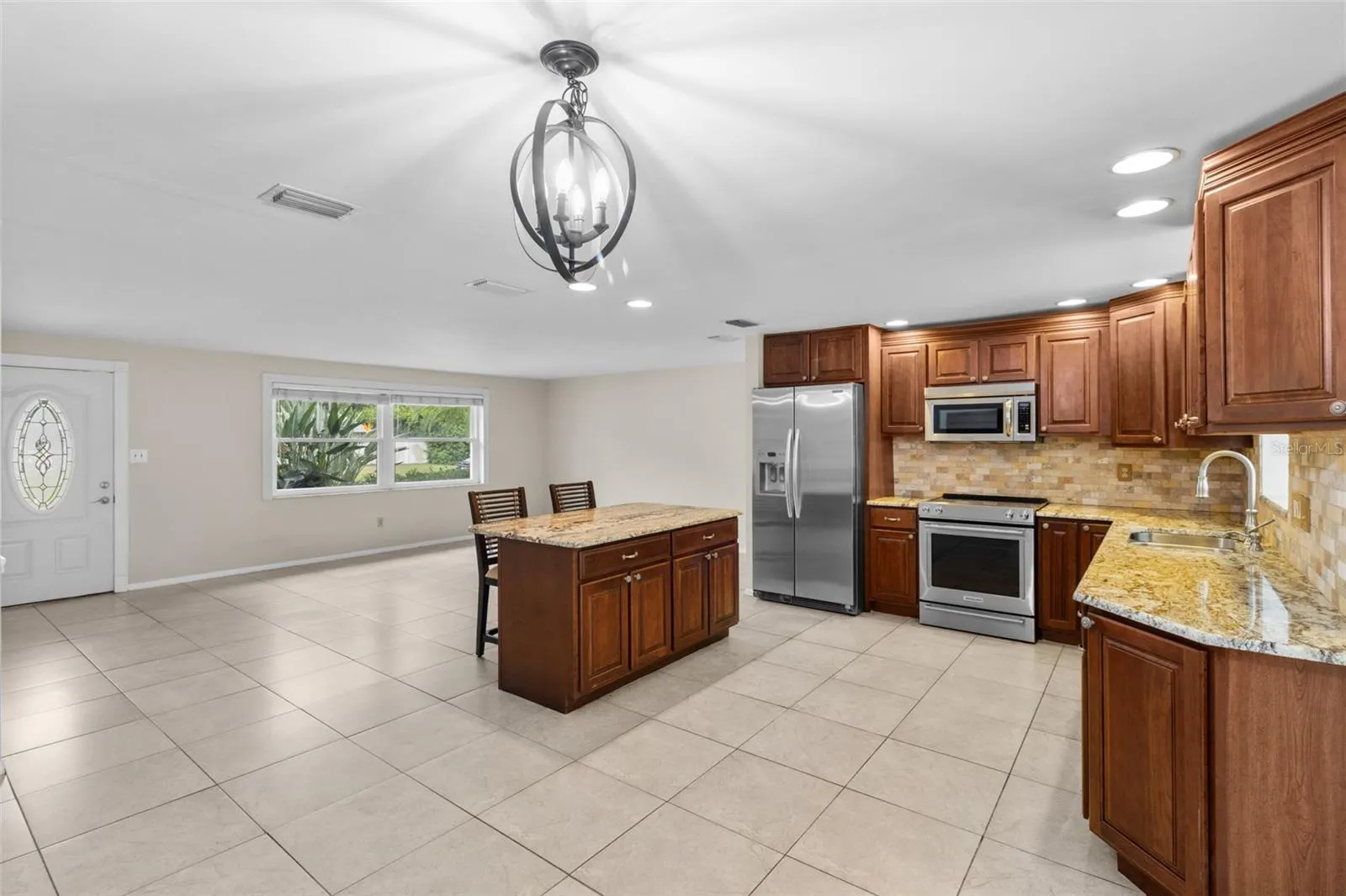 2267 MANOR CT