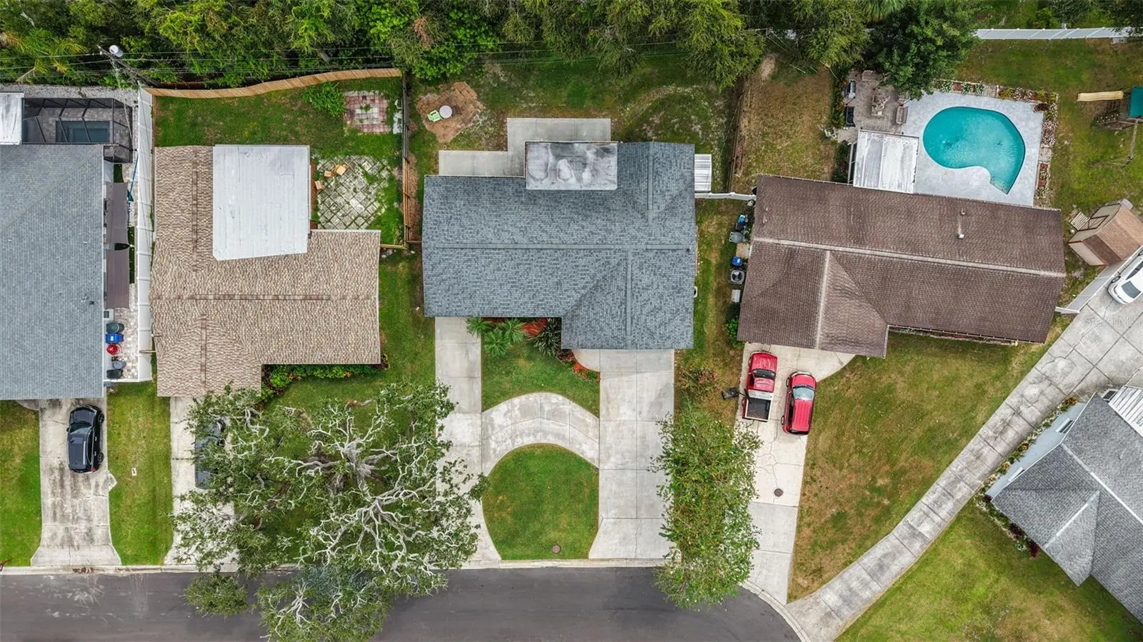 2267 MANOR CT