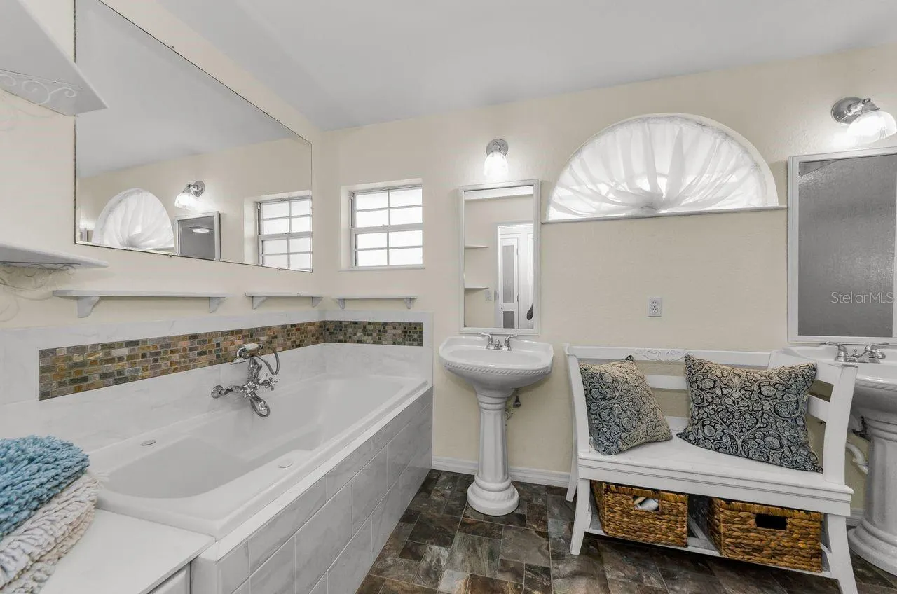1611 GULF BEACH BLVD