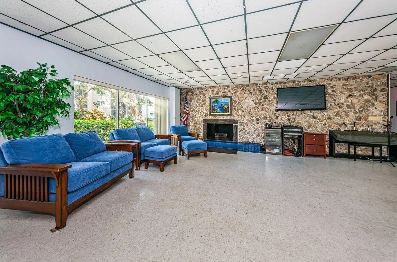 860 VIRGINIA ST #105, #105