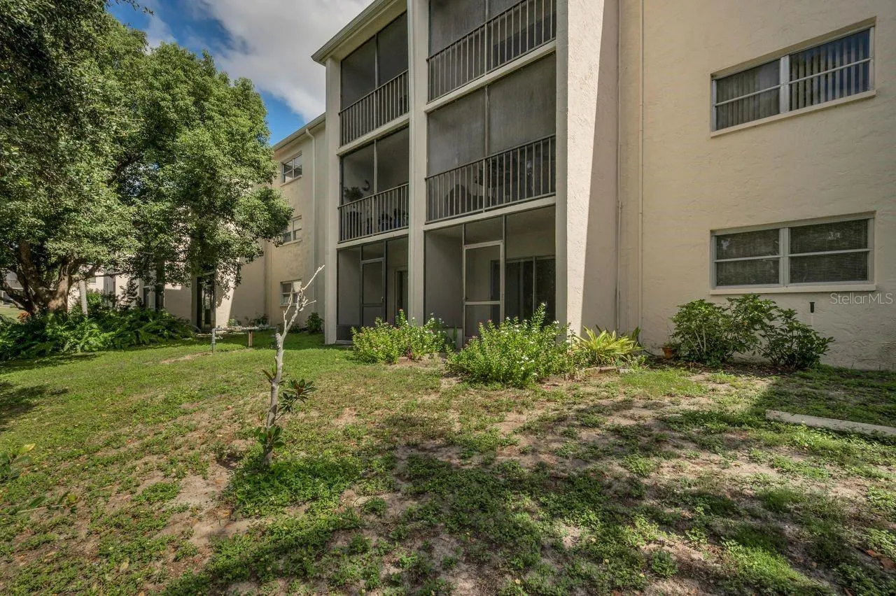 860 VIRGINIA ST #105, #105