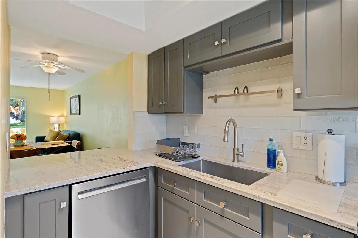 200 GLENNES LN #108, #108