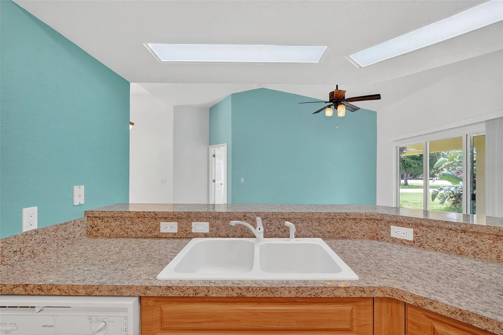 3447 LOVELAND BLVD