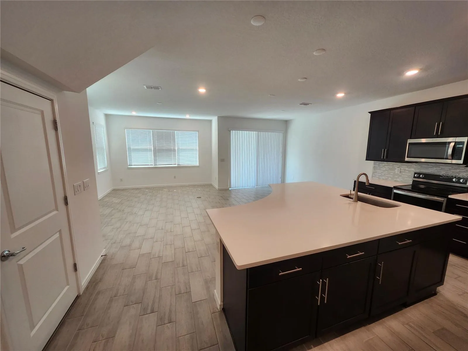 11292 BEACH WALK WAY NE