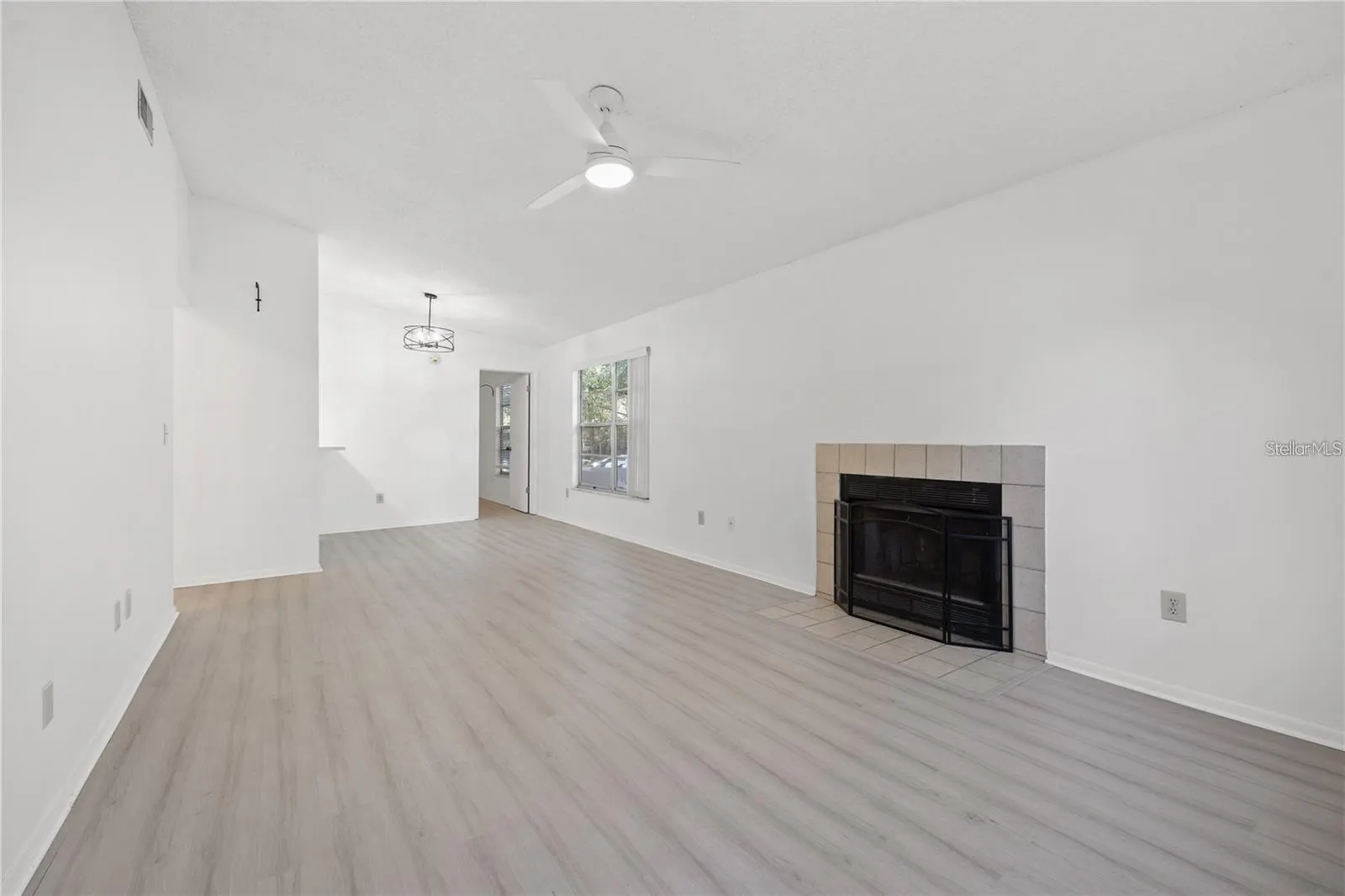4004 DREAM OAK PL #203, #203