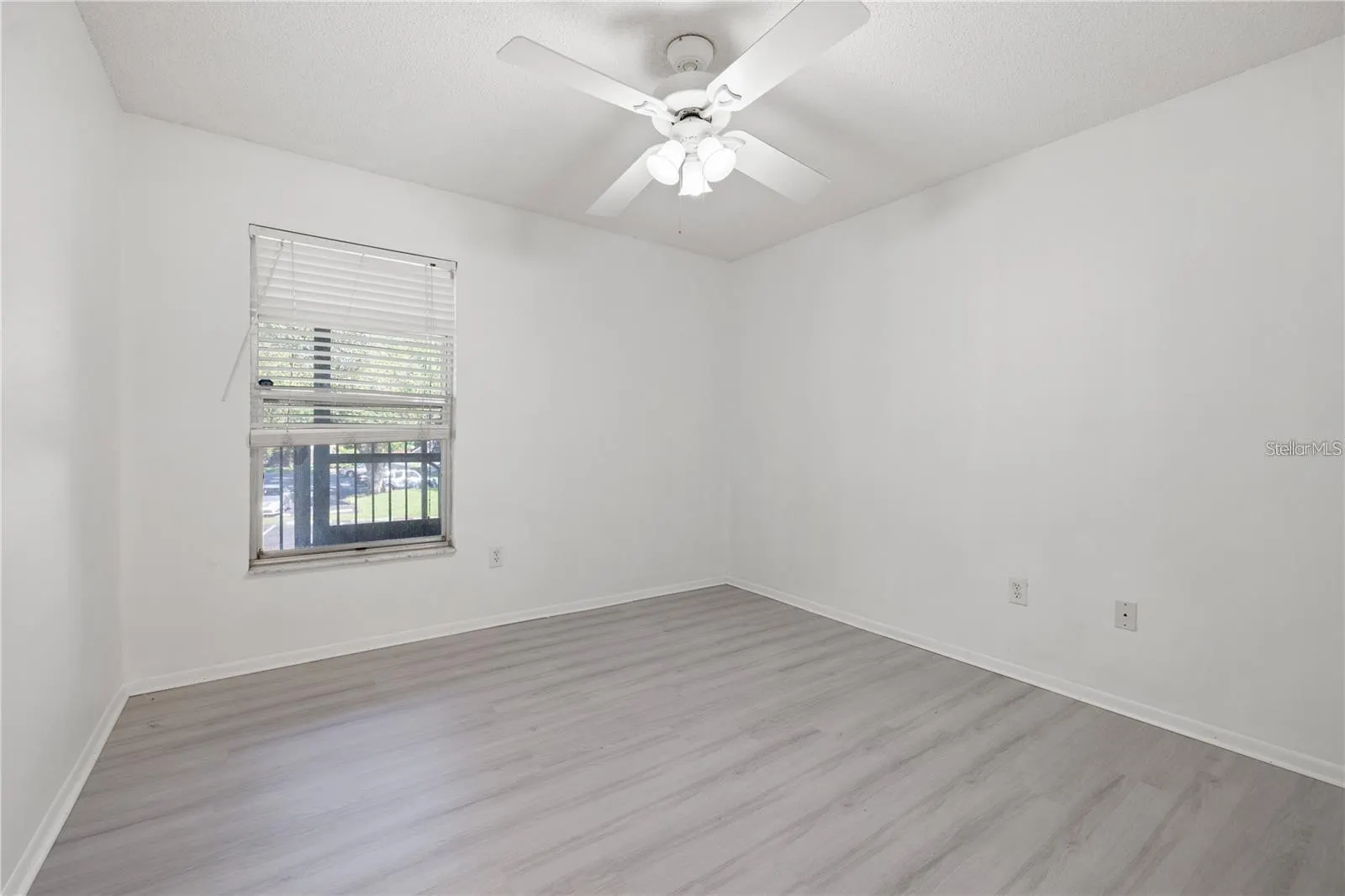 4004 DREAM OAK PL #203, #203