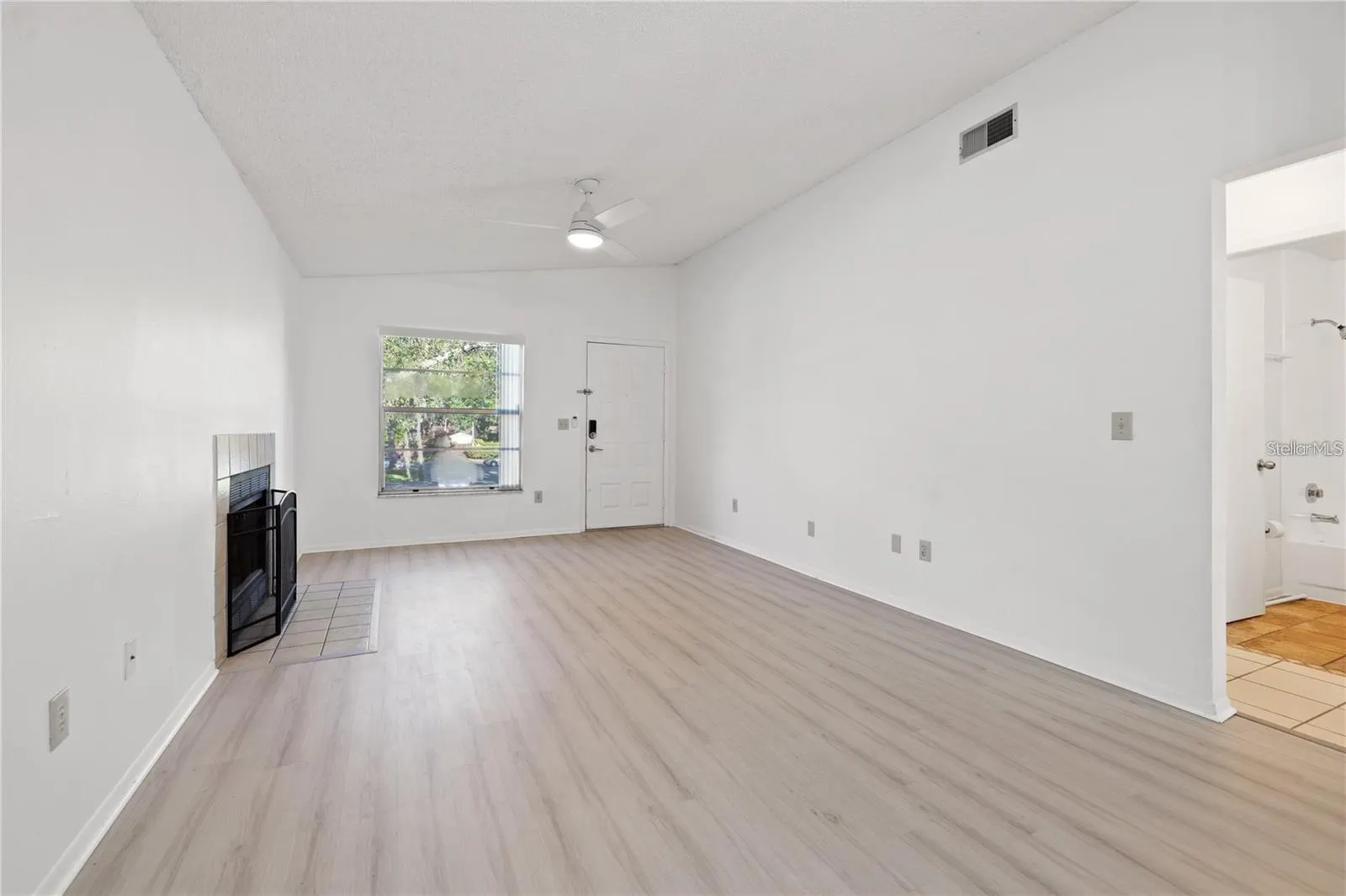4004 DREAM OAK PL #203, #203