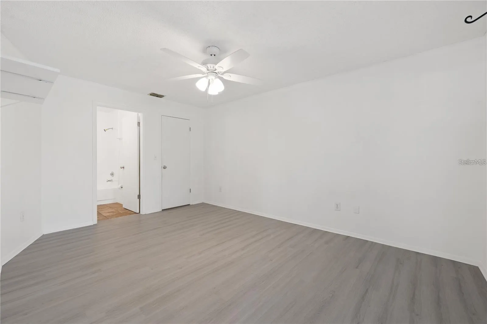 4004 DREAM OAK PL #203, #203