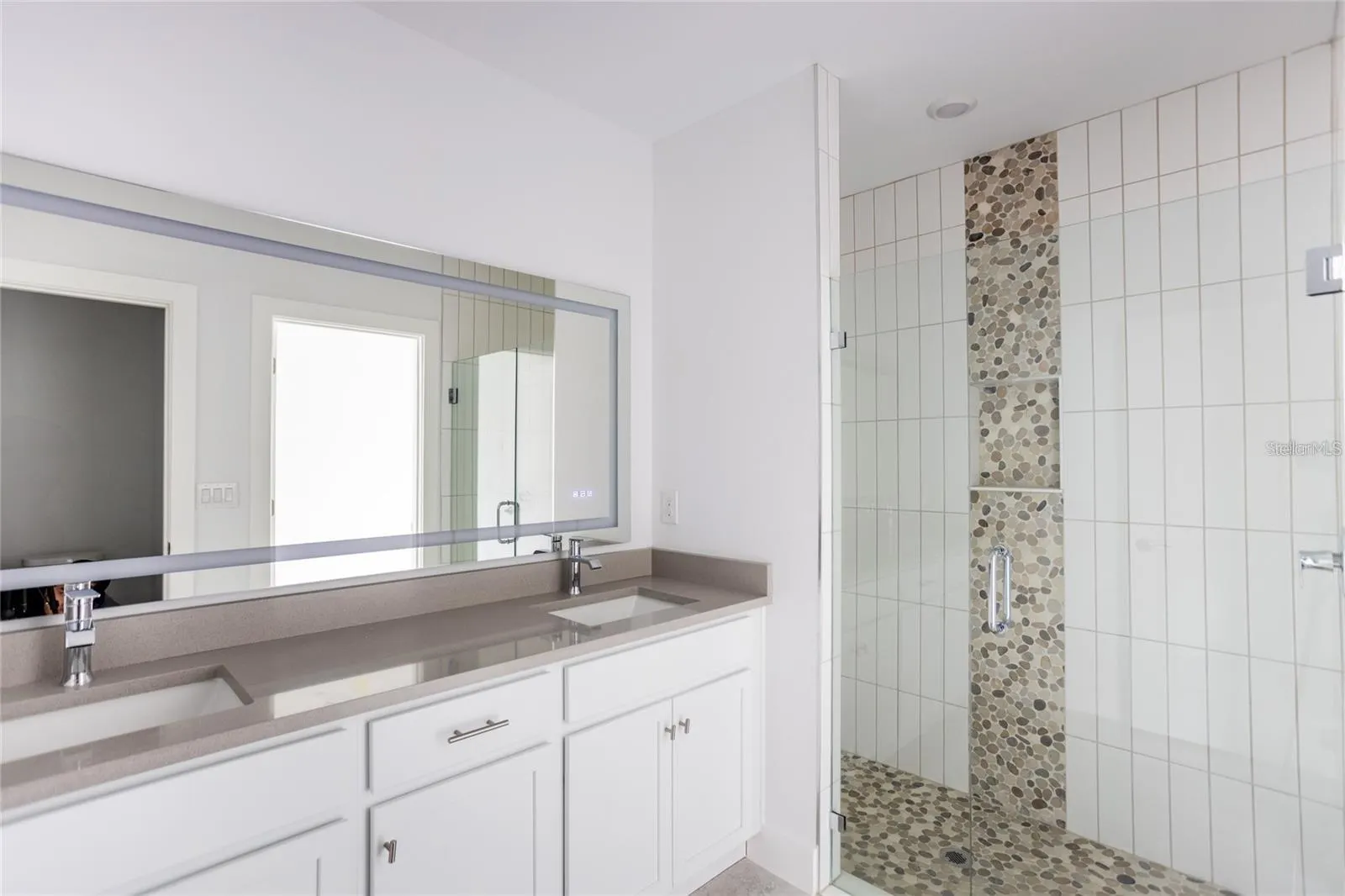 573 ROSE APPLE CIR