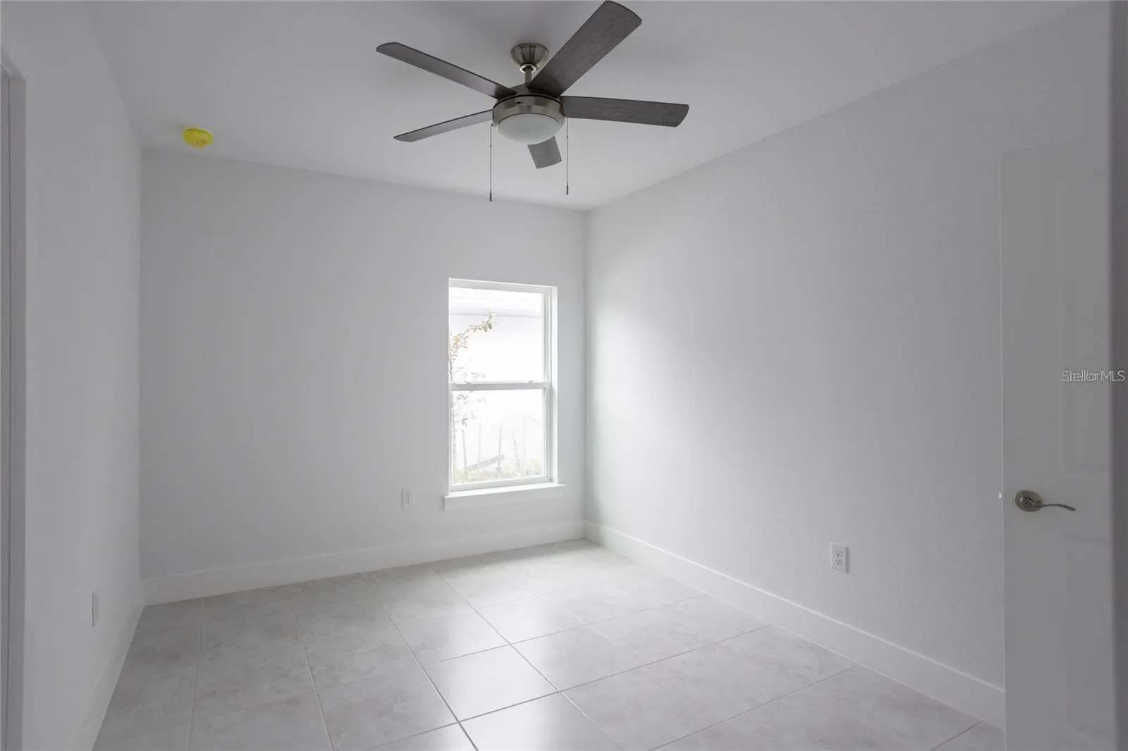 573 ROSE APPLE CIR