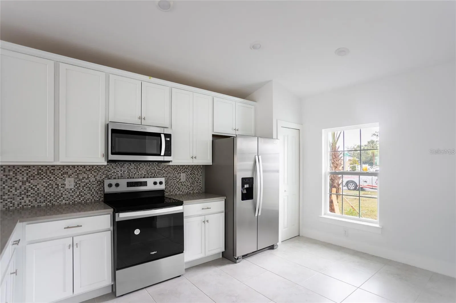573 ROSE APPLE CIR