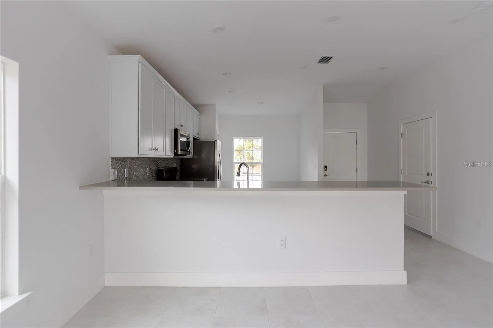 573 ROSE APPLE CIR