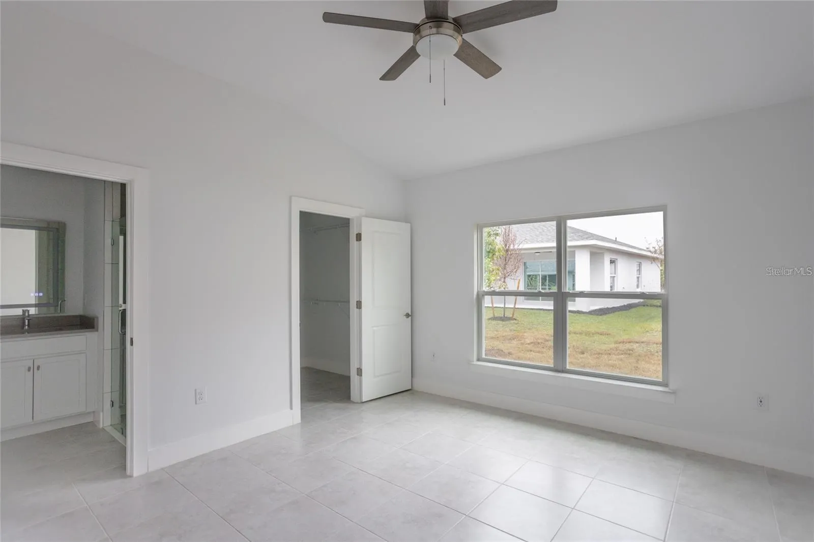 573 ROSE APPLE CIR