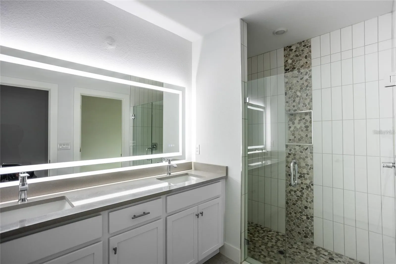 573 ROSE APPLE CIR