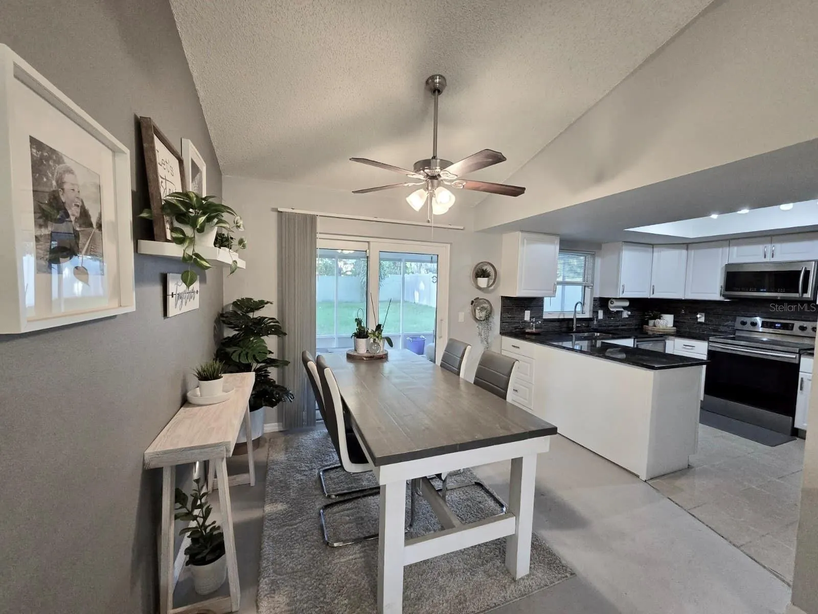 1615 CROSSRIDGE DR