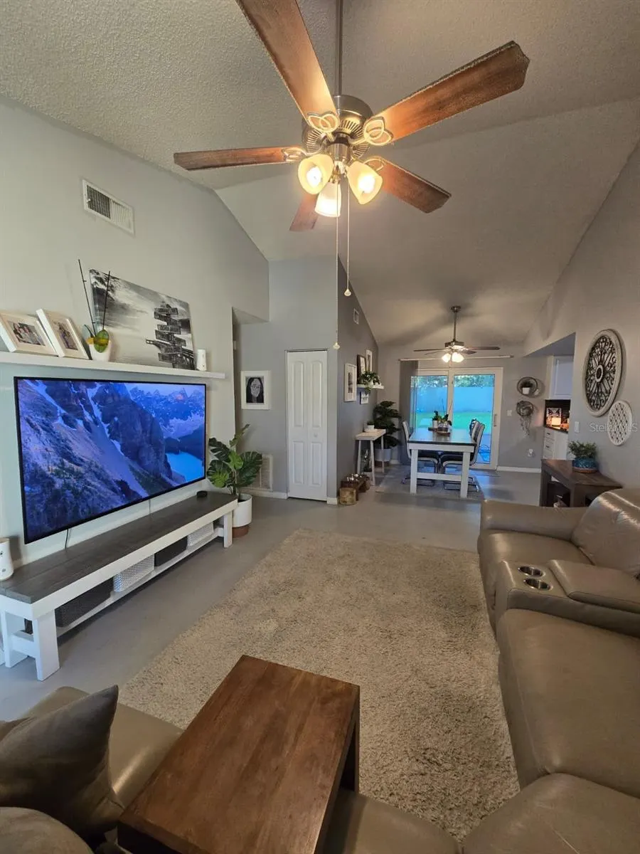1615 CROSSRIDGE DR