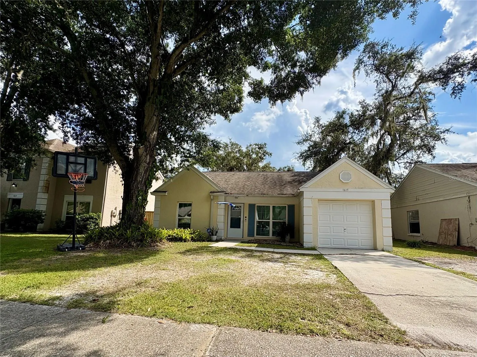 1615 CROSSRIDGE DR