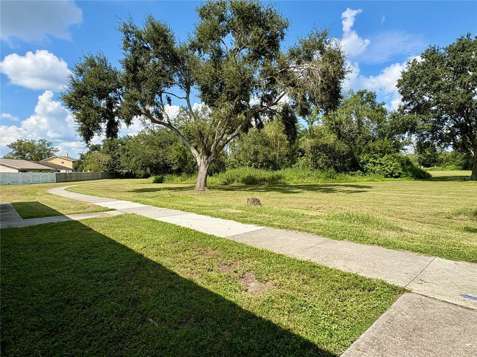1615 CROSSRIDGE DR