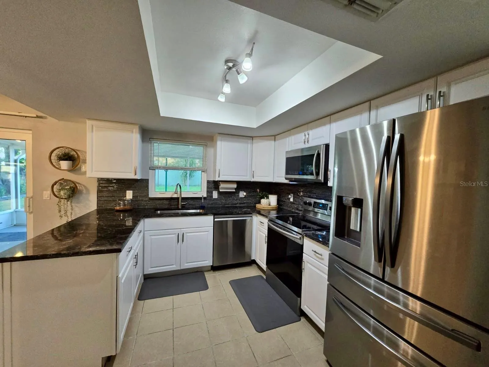 1615 CROSSRIDGE DR